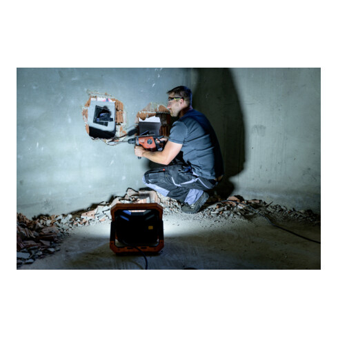 Projecteur LED mobile Brennenstuhl professionalLINE X 8050 M IP54 8900lm 5m H07RN-F 3G1,5
