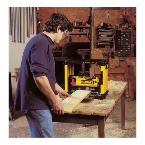 Rabot 1 800 watts DEWALT