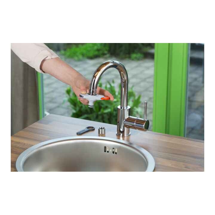 Raccord de robinet GARDENA pour robinets d'eau intérieurs