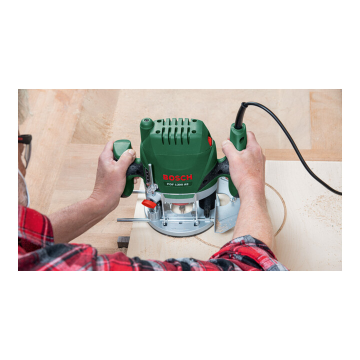 Routeur Bosch POF 1200 AE