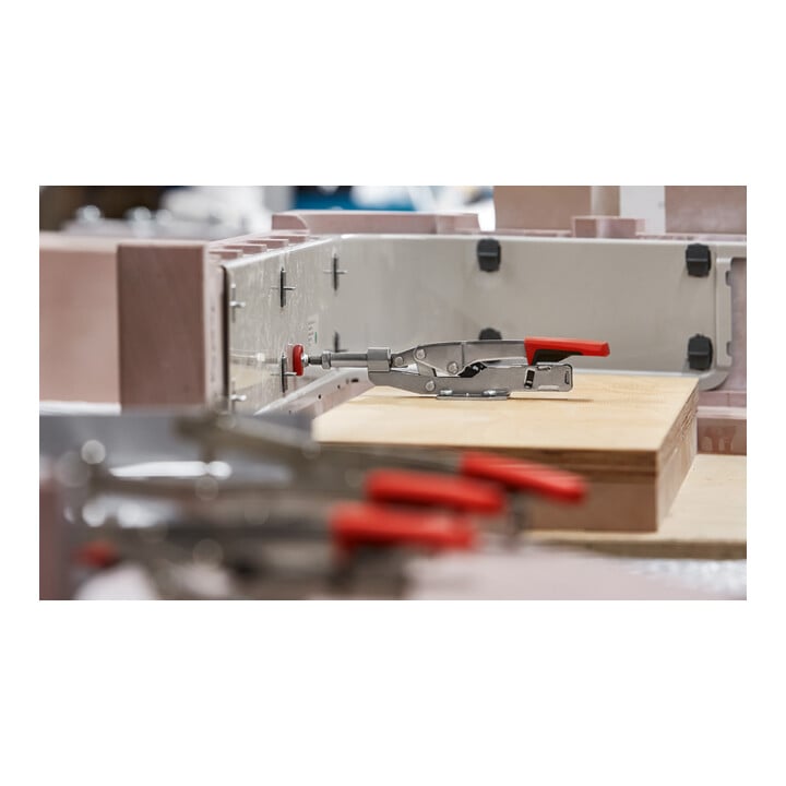 Sauterelle à serrage horizontal à plongeurs avec platine de fixation horizontale STC-IHH Bessey