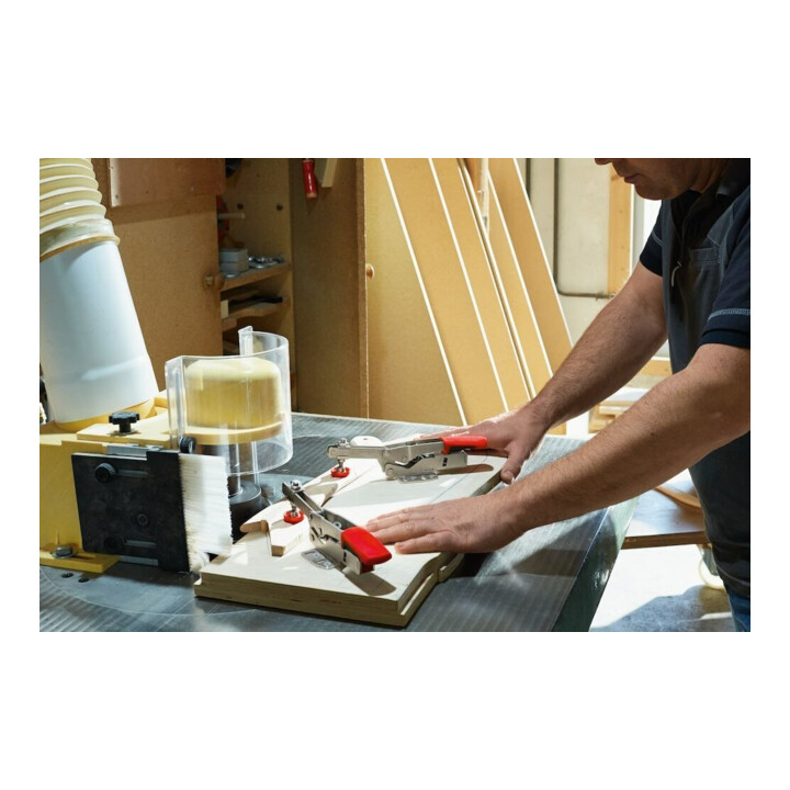 Sauterelle à serrage vertical et levier horizontal avec bras ouvert et platine de fixation horizontale STC-HH Bessey