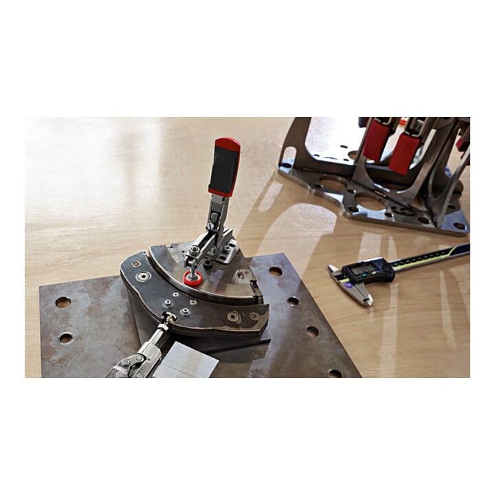 Sauterelle à serrage vertical et levier vertical avec bras ouvert et platine de fixation horizontale STC-VH Bessey