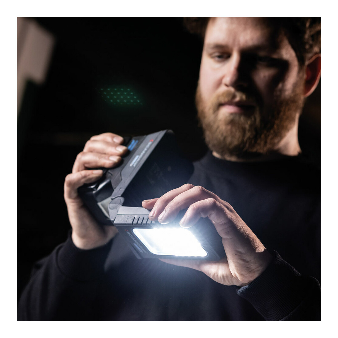 SCANGRIP Lampe de travail sans fil BASIC CONNECT 1000 lumens sans batterie