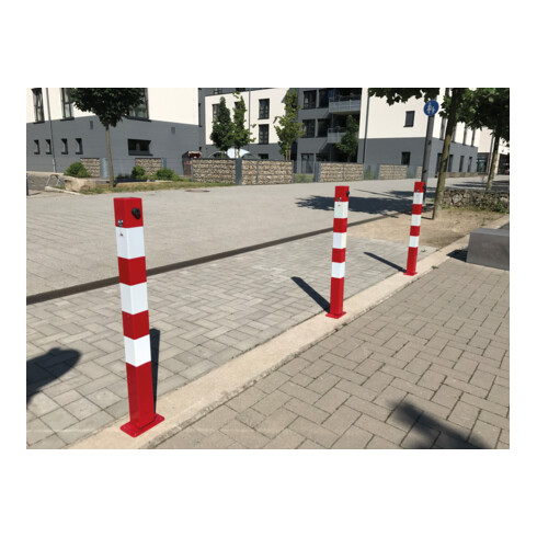 Schake Absperrpfosten Typ 470UNH, umlegbar + Dreikantverschluß 8mm, zum Einbetonieren, 70x70mm, feuerverzinkt
