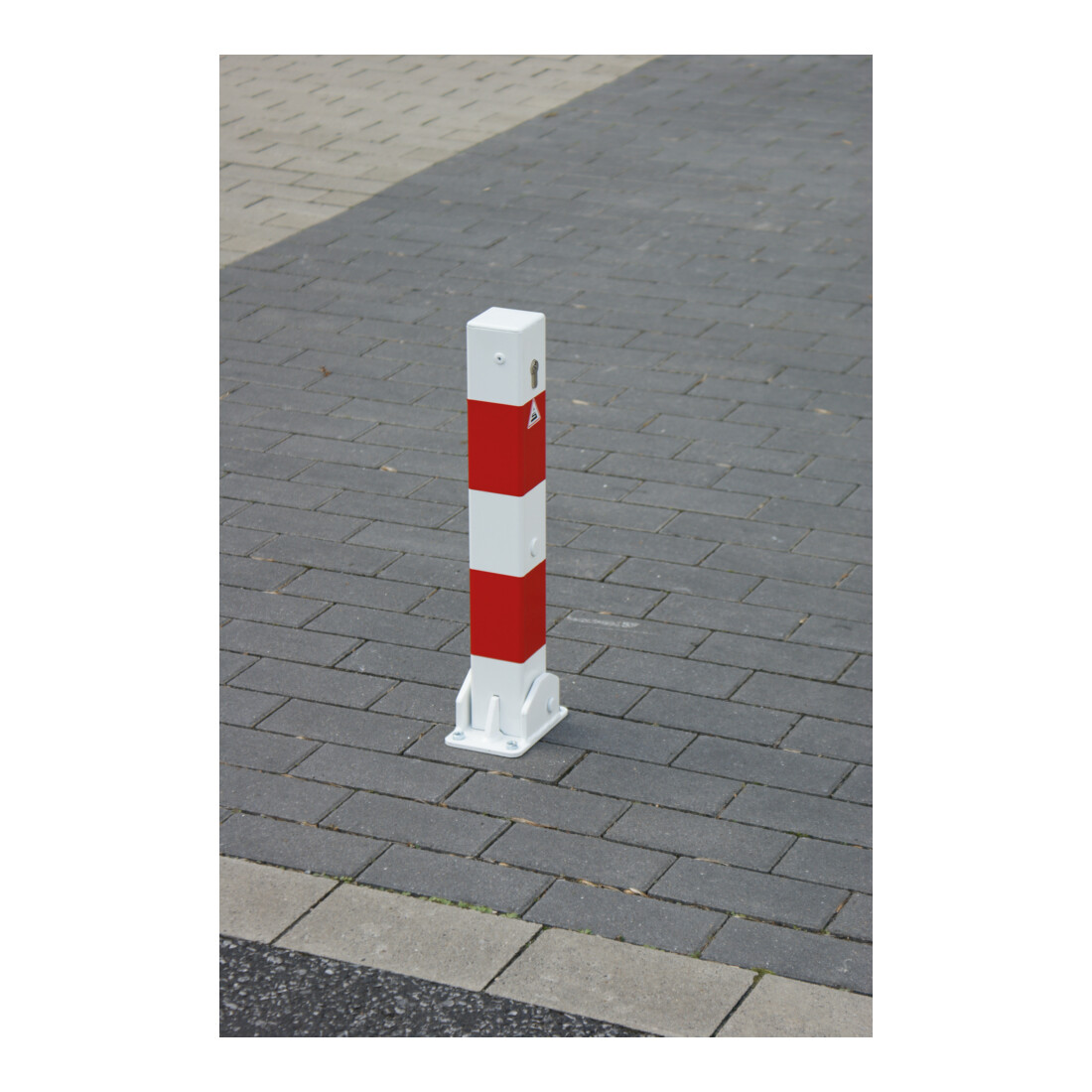 Schake Absperrpfosten Typ 4715UZ, umlegbar Vierkantrohr 70x70 mm, Überflur 500 mm, für Dübelbefestigung + Profilzylinder feuerverzinkt