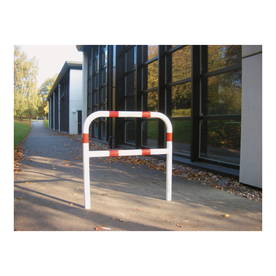 Schake Abweisebügel aus Stahlrohr Ø 48 x 2,5 mm Breite: 1500 mm, Höhe: 1000 mm + Querholm, beschichtet, zum Aufdübeln