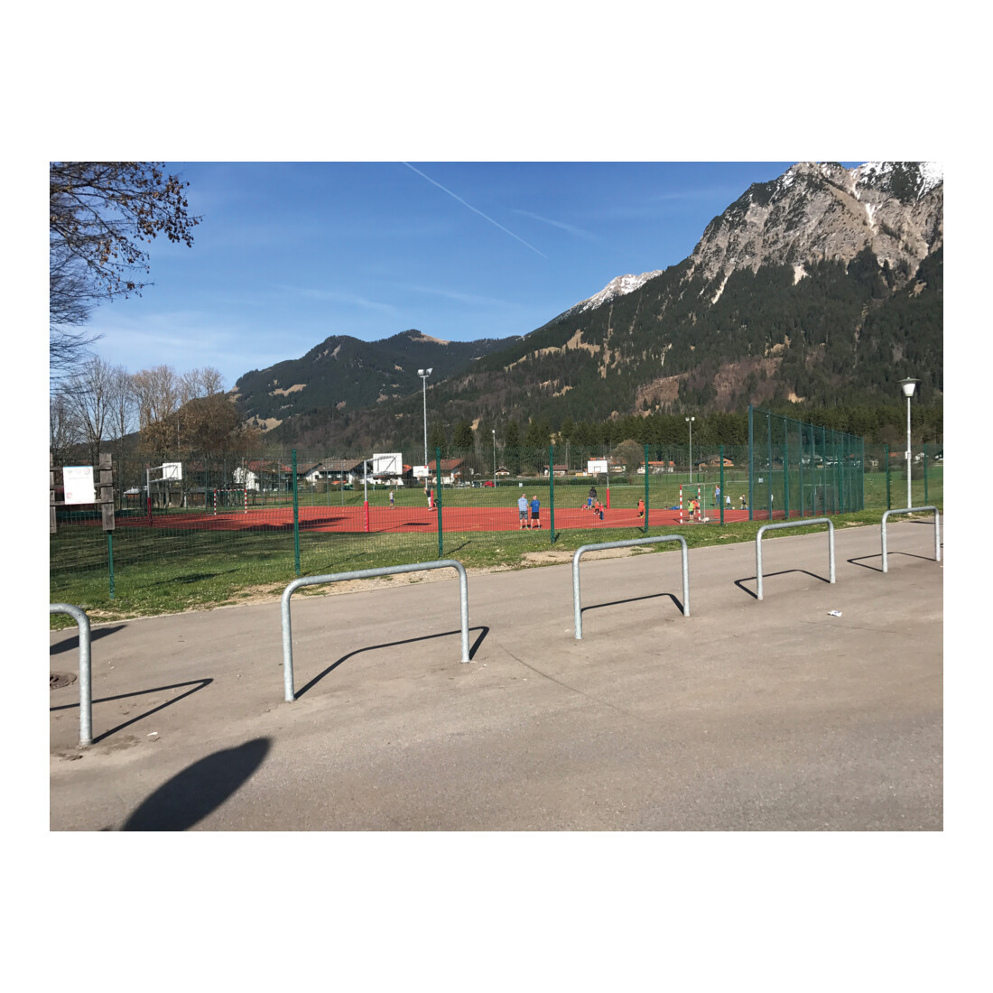 Schake Abweisebügel aus Stahlrohr Ø 60 x 2,5 mm Breite: 2500 mm, Höhe: 1400 mm ohne Querholm, zum Einbetonieren