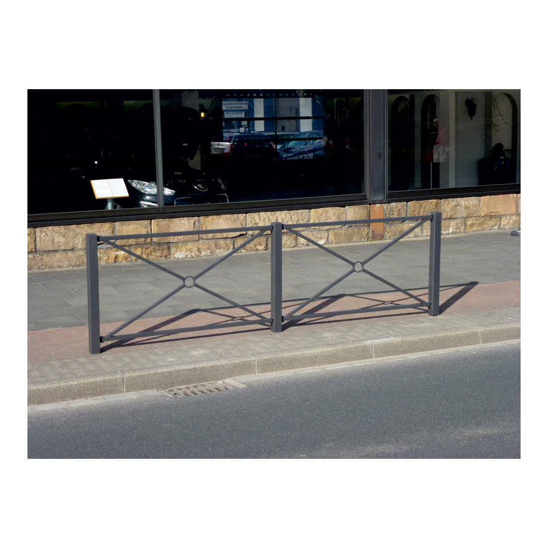 Schake Stadtzaun, Mittelpfosten + Flachkopf, Vierkantrohr 70x70mm + Stahlkappe, beschichtet, Höhe 1000mm über Flur, zum einbetonieren, 4 Verbindungslaschen
