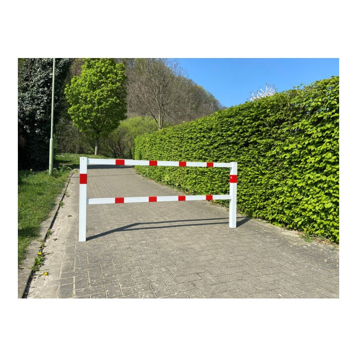 Schake Wegesperren 1,50m + Knieholm, weiß, beschichtet, + rot reflektierenden Leuchtstreifen kpl. verschweißt