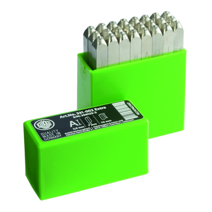 Schlagbuchstabensatz 331 27-tlg.Großbuchstaben A-Z Schrift-H.10mm in Ku.-Box