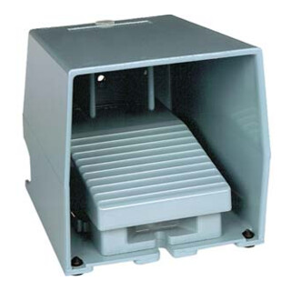 Schneider Electric Fußschalter ÖS m.Schutzhaube XPEM310