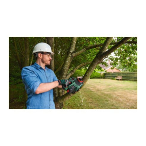 Scie à chaîne sans fil Bosch UniversalChain 18, avec 1 x batterie PBA 18 V 2,5 Ah