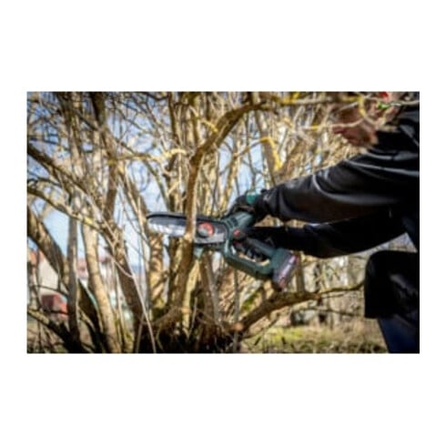 Scie à élaguer sans fil Metabo MS 18 LTX 15 dans mallette souple 18V 1x2Ah Li-Power + SC 30