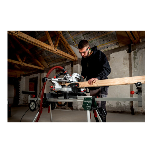 Scie à onglets Metabo KGS 216 M avec socle de machine KSU 251