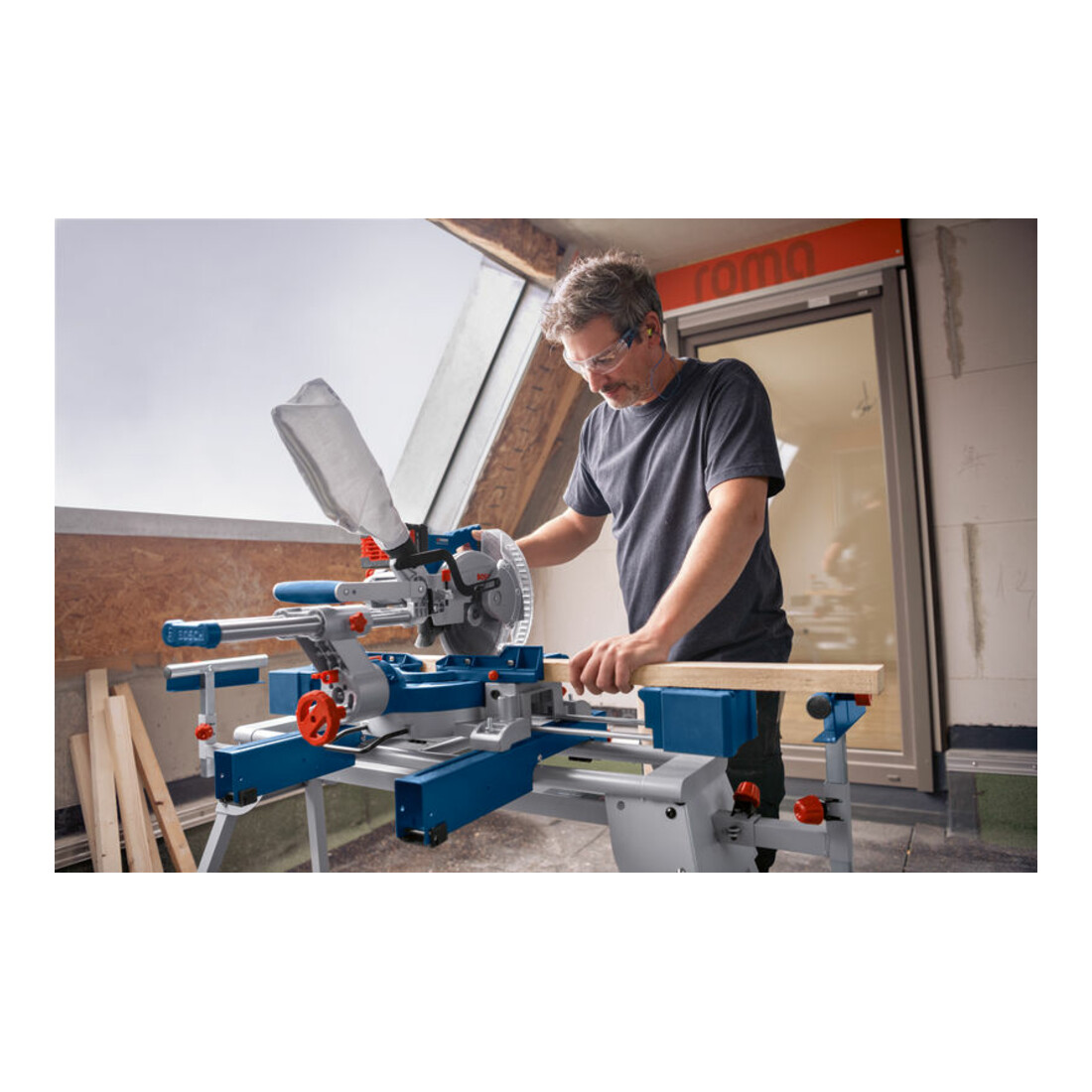 Scie à onglets sans fil BITURBO GCM 18V-216 D Bosch