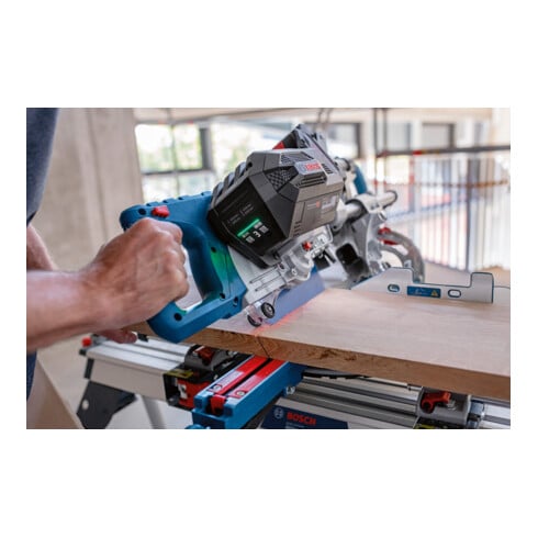 Scie à onglets sans fil BITURBO GCM 18V-216 DC Bosch