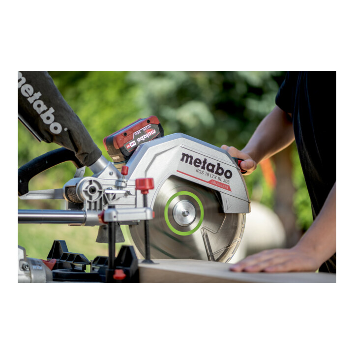 Scie à onglets sans fil Metabo KGS 18 LTX BL 305 avec fonction radiale