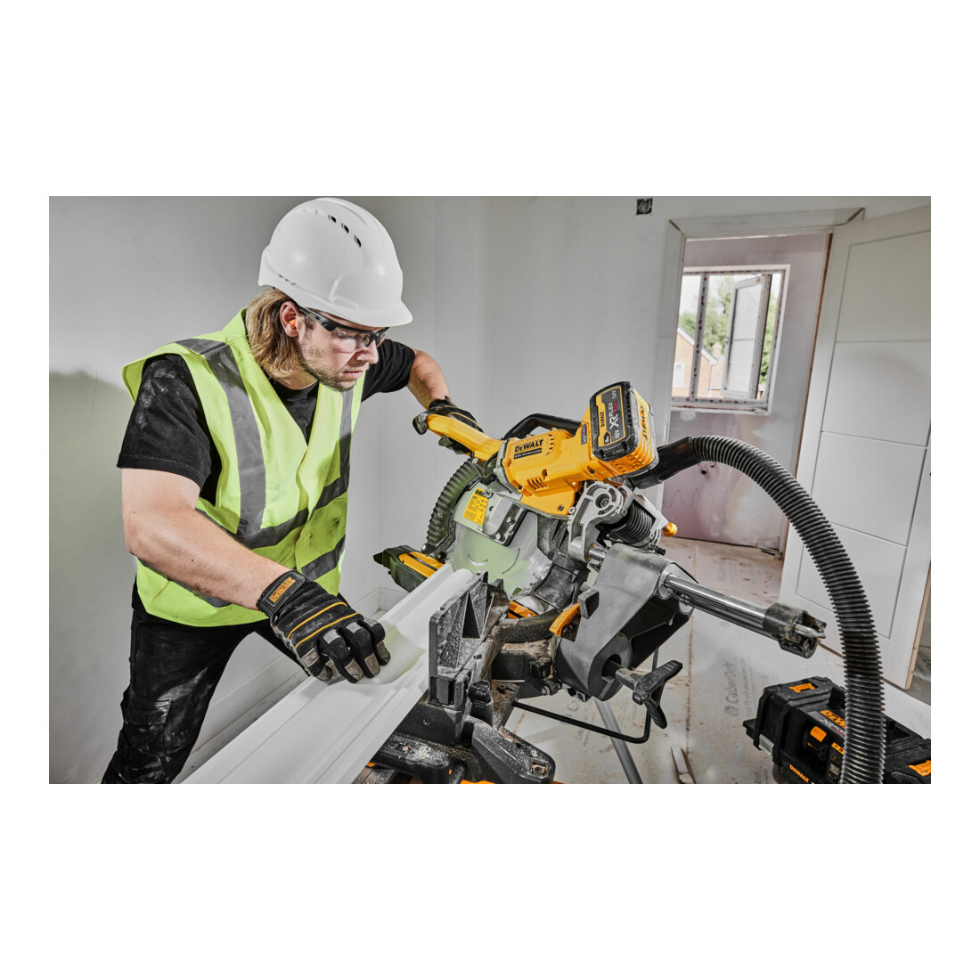 Scie à panneaux sans fil Dewalt 305mm 54V avec 2 batteries 54V / 162 Wh