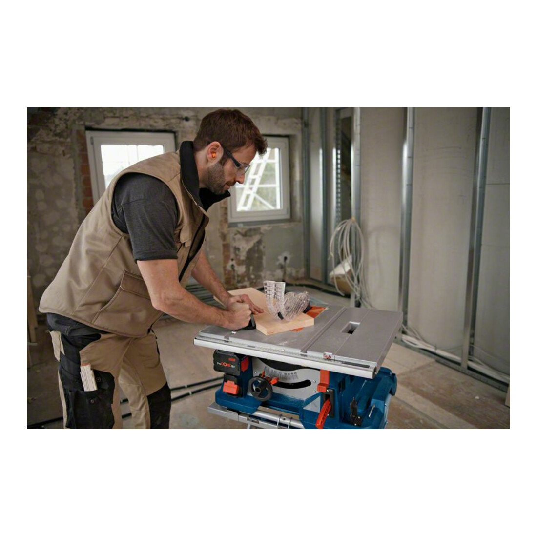 Scie à table sans fil Bosch BITURBO GTS 18V-216