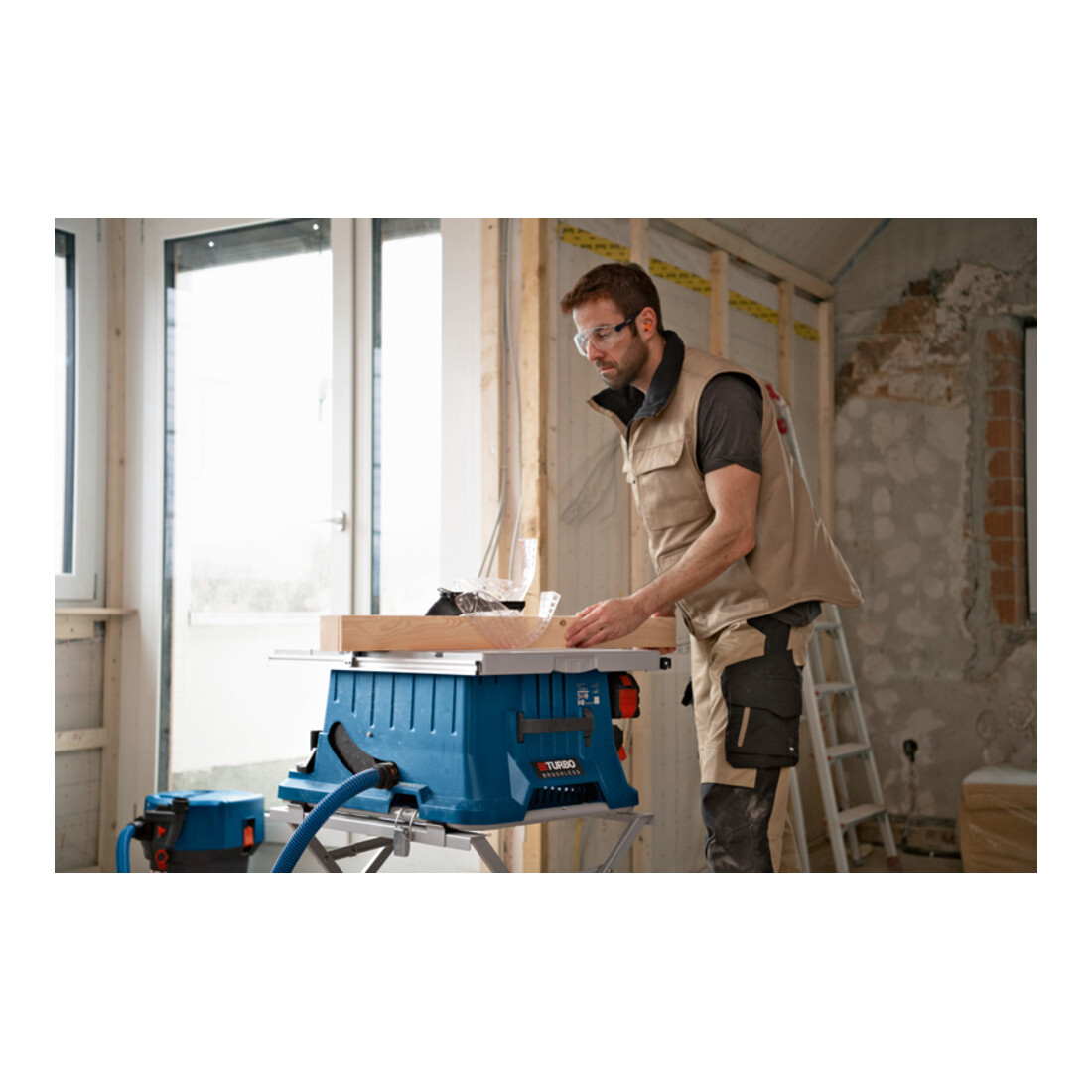 Scie à table sans fil Bosch BITURBO GTS 18V-216
