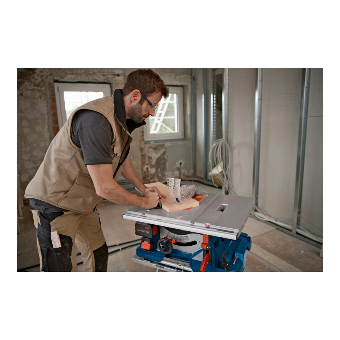 Scie à table sans fil Bosch BITURBO GTS 18V-216