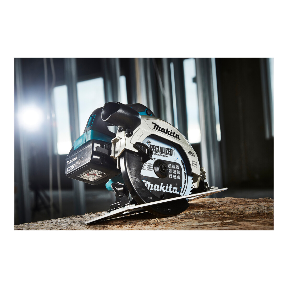 Scie circulaire à main sans fil Makita 57mm 18.0 V (DHS660Z)