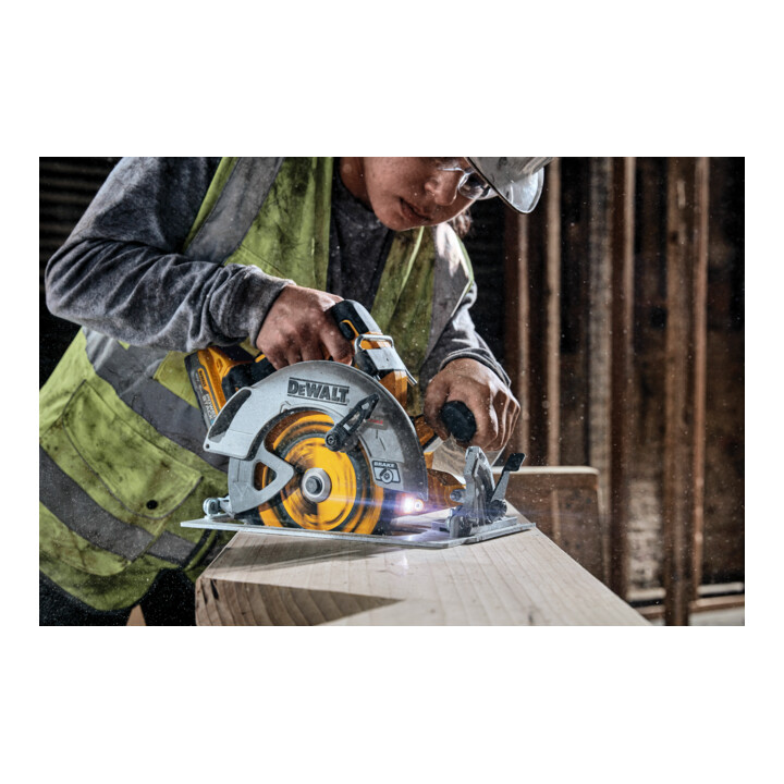 Scie circulaire manuelle sans fil DEWALT 18V/5Ah