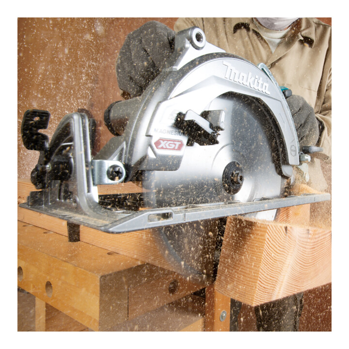 Scie circulaire manuelle sans fil Makita 40V RS002GZ
