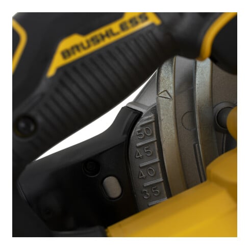 Scie circulaire portative sans fil 18V XR DEWALT, 55mm (sans balais) - Version de base DCS565NT-XJ