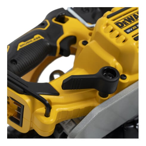 Scie circulaire portative sans fil 18V XR DEWALT, 55mm (sans balais) - Version de base DCS565NT-XJ