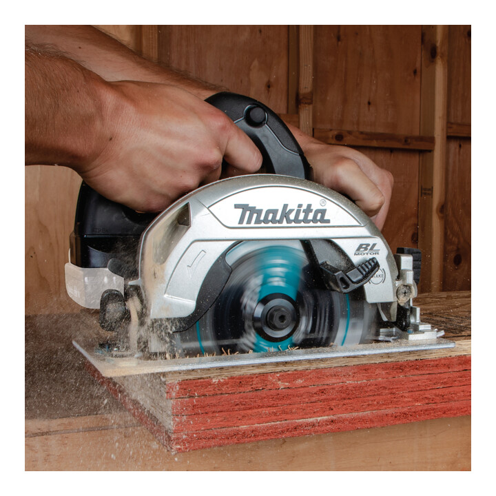 Scie circulaire portative sans fil Makita DHS661ZU