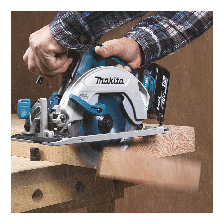 Scie circulaire portative sans fil Makita DHS680Z, version solo