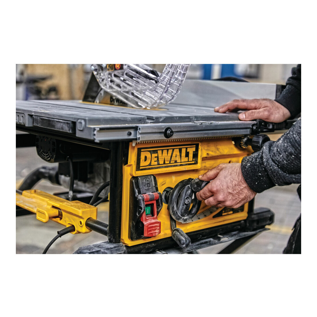 Scie circulaire sur table DEWALT 250 mm DWE7492-QS