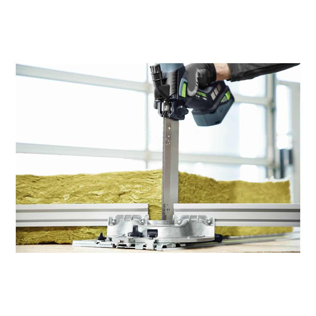 Scie isolante à batterie Festool ISC 240 EB-Basic
