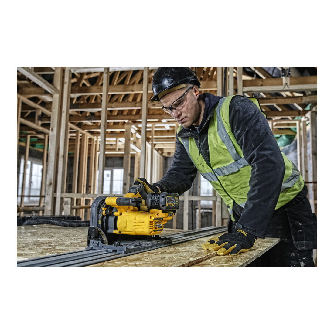 Scie plongeante à batterie DEWALT 54V version de base DCS520NT-XJ