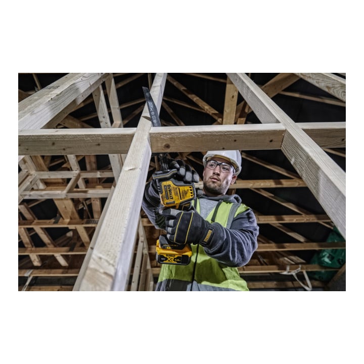 Scie sabre compacte sans fil 18 volts DEWALT (sans balais), version de base