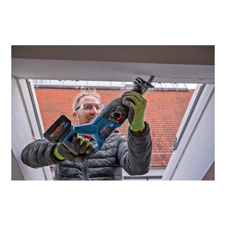 Scie sabre sans fil GSA 18V-28 Bosch avec L-BOXX