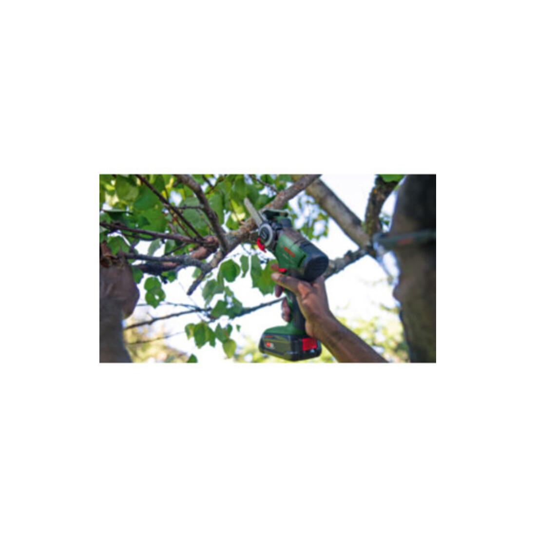 Scie sans fil avec technologie NanoBlade UniversalCut 18V-65 Bosch
