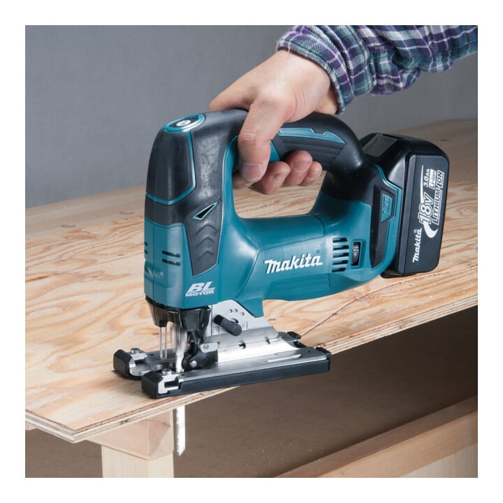 Scie sauteuse pendulaire à batterie Makita DJV182Z Version Solo