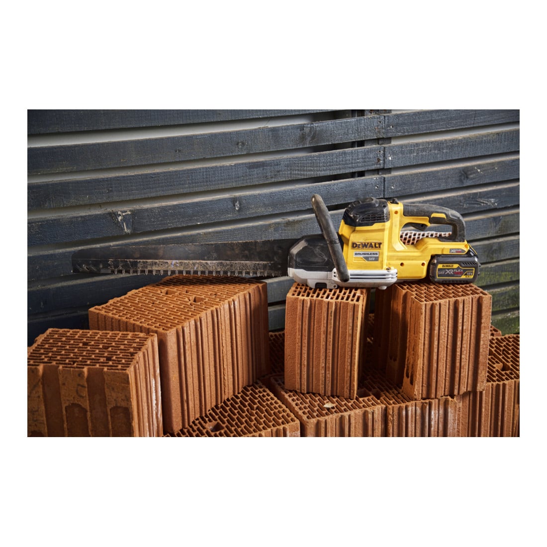 Scie spéciale sans fil DEWALT 54V version de base DCS397N-XJ