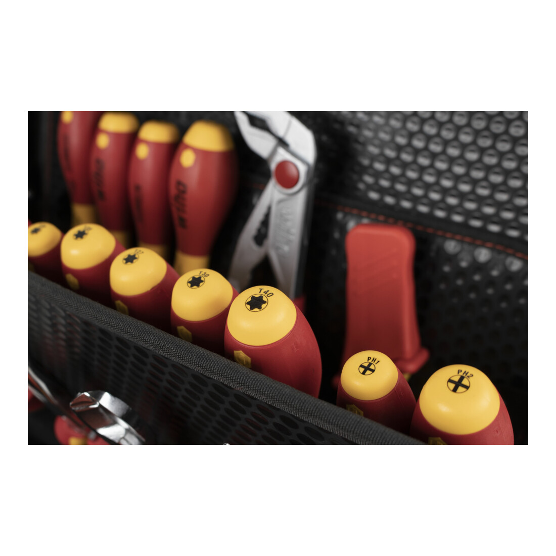 Set d'outils Wiha XL eMobility 77 pces (44198)