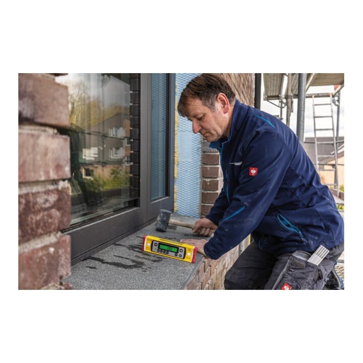 STABILA Niveau numérique TECH 196 DL, 23 cm, étanche IP 67, 2 écrans, sans calibration, modes °, %, mm/m, in/ft, étui
