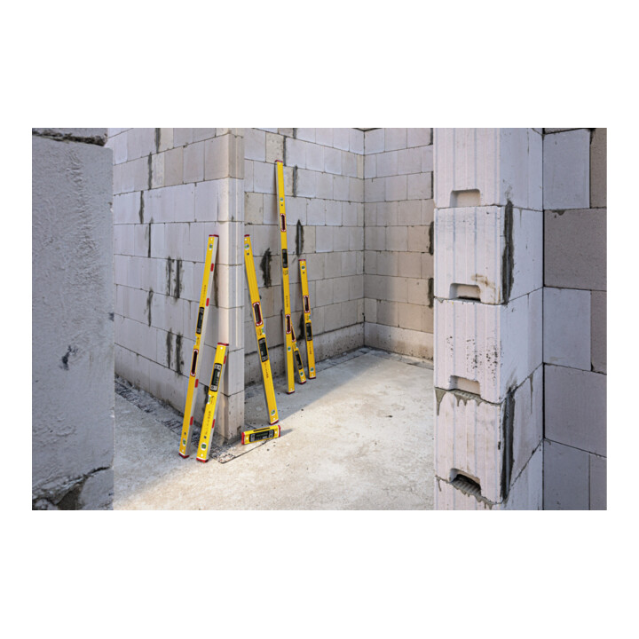 STABILA Niveau numérique TECH 196 DL, 81 cm, étanche IP 67, 2 écrans, sans calibration, modes °, %, mm/m, in/ft, étui