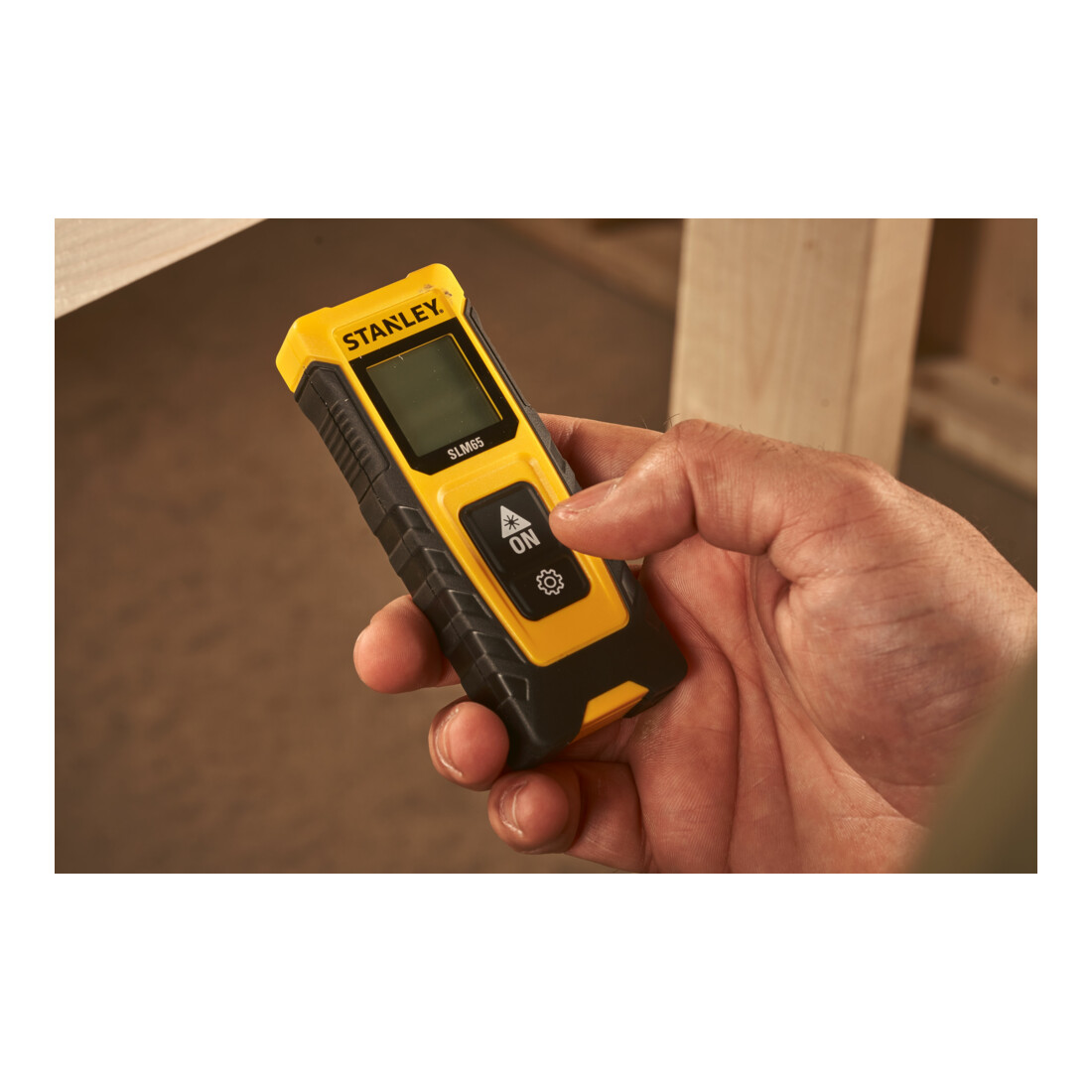 Stanley Afstandsmeter SLM65 tot 20m STHT77065-0