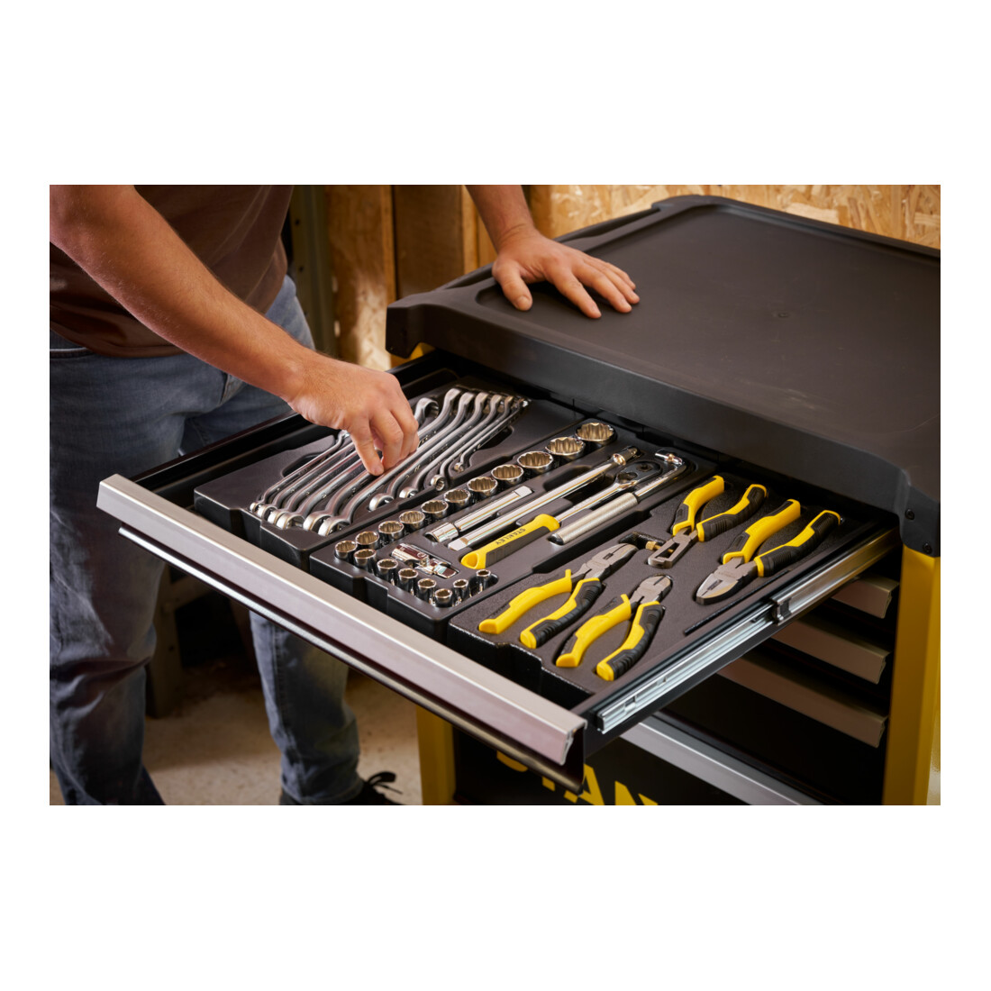 Stanley Werkplaatswagen STST74305-1