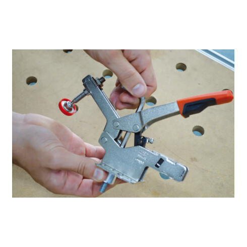 Sauterelle à serrage vertical Bessey STC-HH avec accessoires