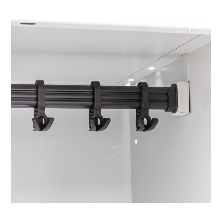 STIER Spind doppelstöckig auf Sockel 1800x500mm