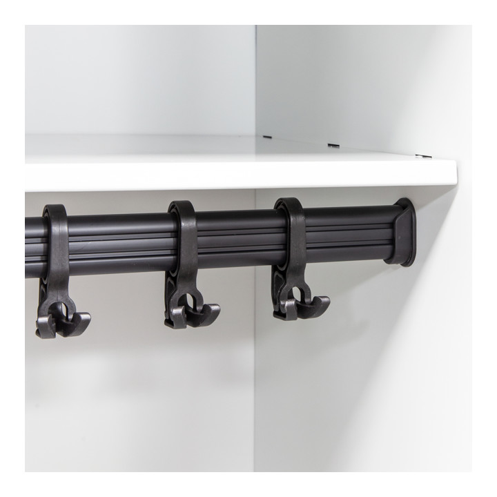 STIER Wäsche-Spind mit 2 Abteilen 1800x610x500mm auf Sockel