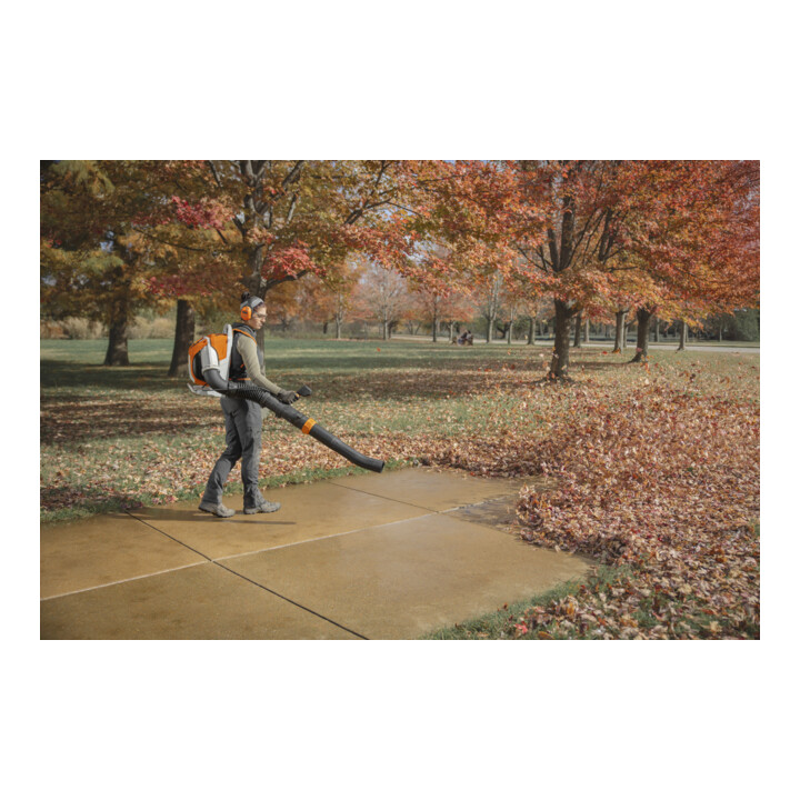 Stihl Accu-bladblazer BRA 600 B rugdragend